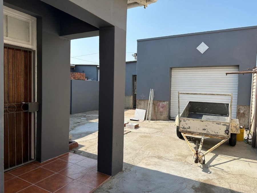 6 Bedroom Property for Sale in Sidwell Eastern Cape